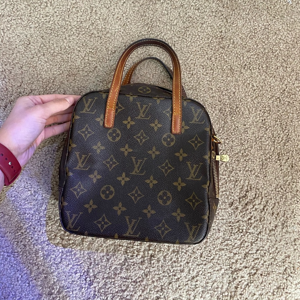 Adorable and authentic Louis Vuitton purse
